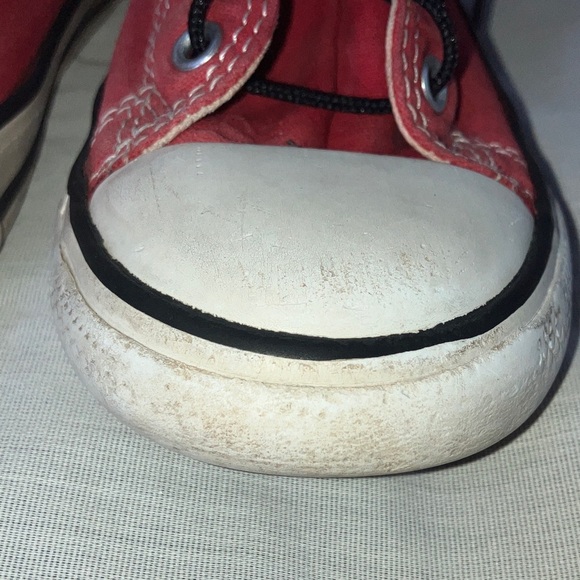 Converse toddler size 9 Kids Red Canvas Chuck Taylor All-stars Sneakers - Picture 13 of 16